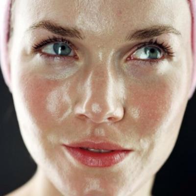 6 Ways to Get Rid Of An Oily Face