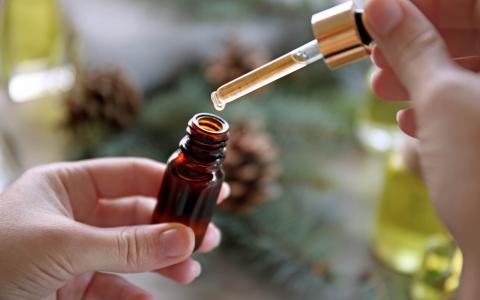 The 4 Best Essential Oils for Natural Pain Relief