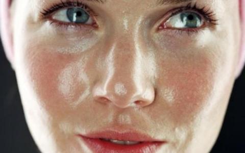 6 Ways to Get Rid Of An Oily Face